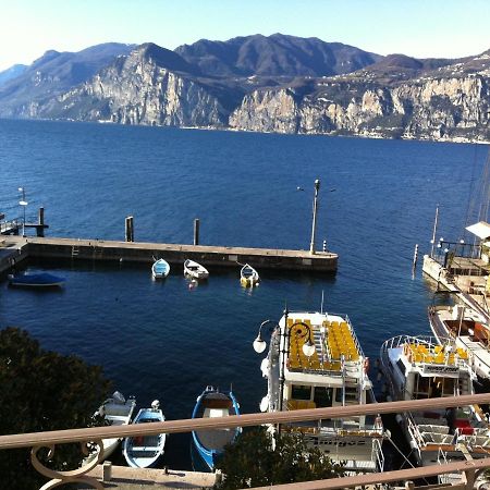 Charmante Apartament Lake Front Malcesine Eksteriør bilde