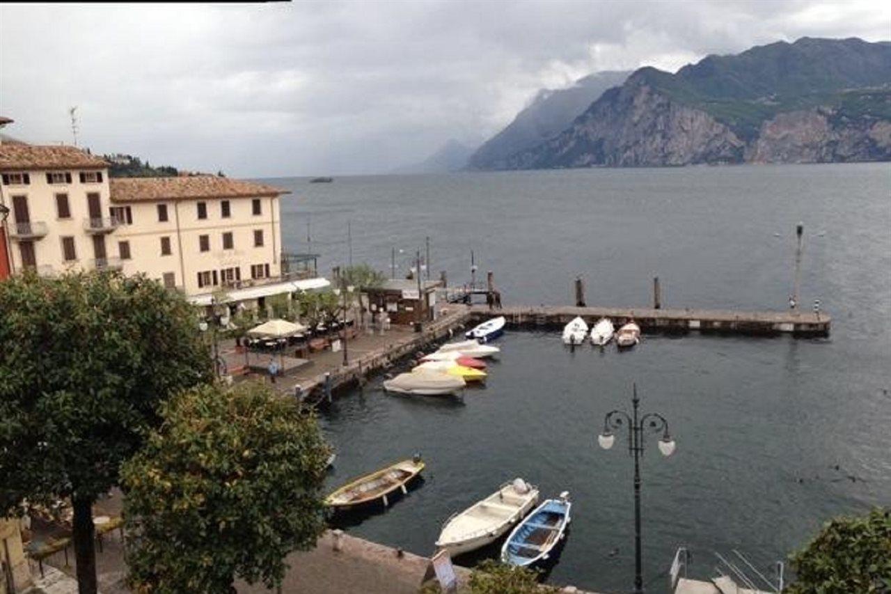 Charmante Apartament Lake Front Malcesine Eksteriør bilde