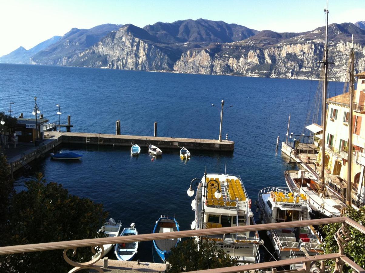 Charmante Apartament Lake Front Malcesine Eksteriør bilde