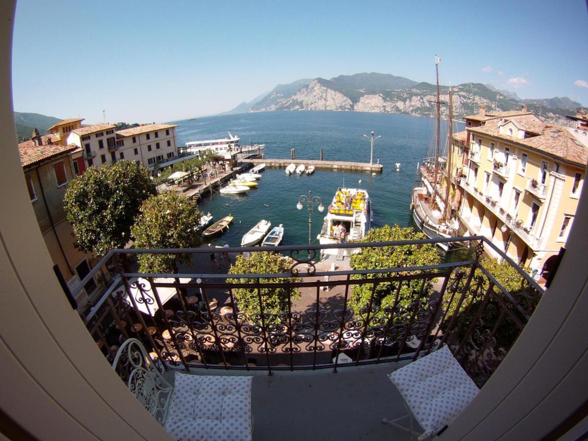 Charmante Apartament Lake Front Malcesine Eksteriør bilde